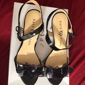 Perfect for someone with narrow feet.